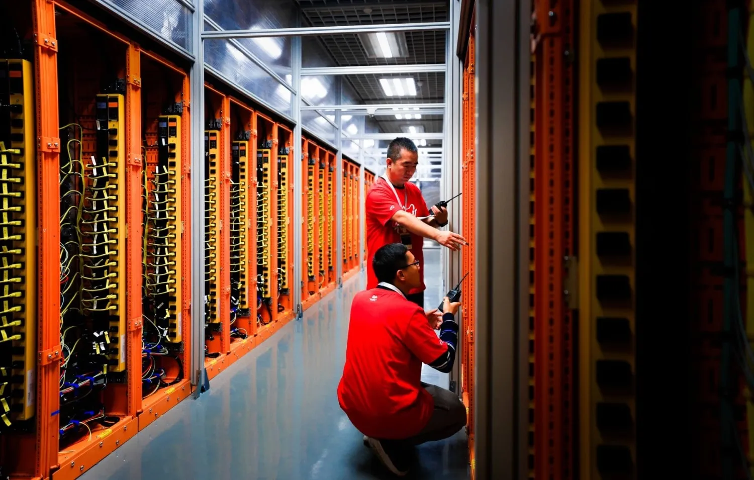 Técnicos de Infraestructura de TI de Alibaba Cloud Ingenieros Operadores