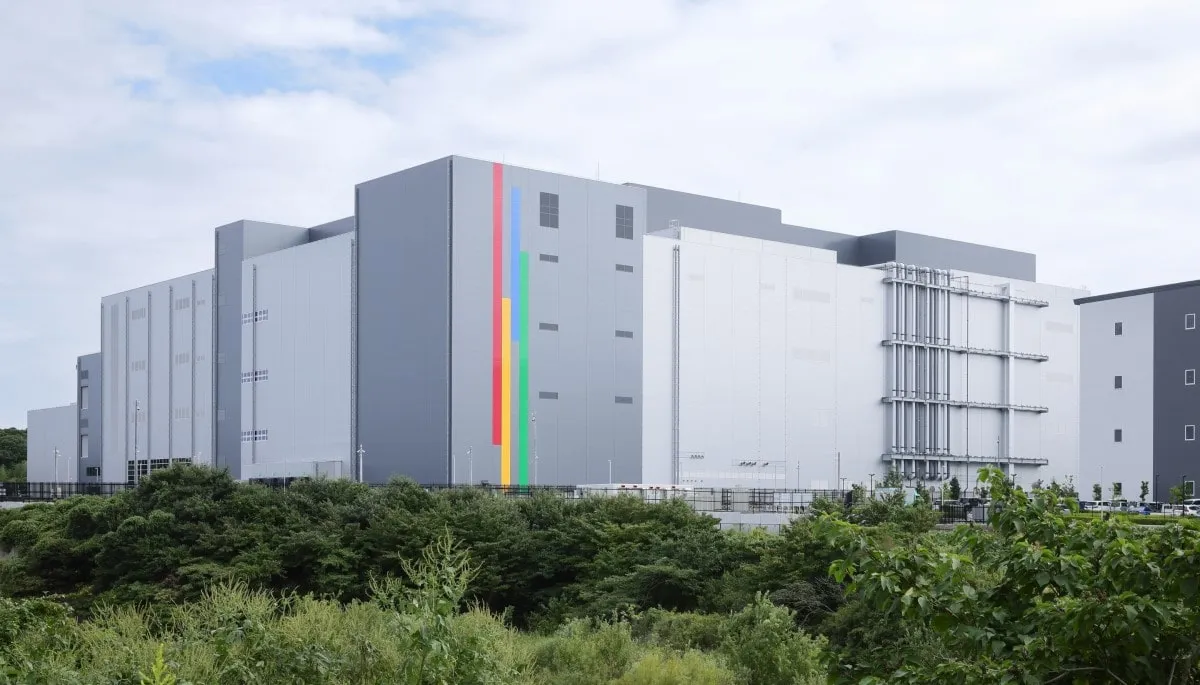 Exterior del centro de datos de Google Cloud ubicado en la prefectura de Inzai Chiba, Japón