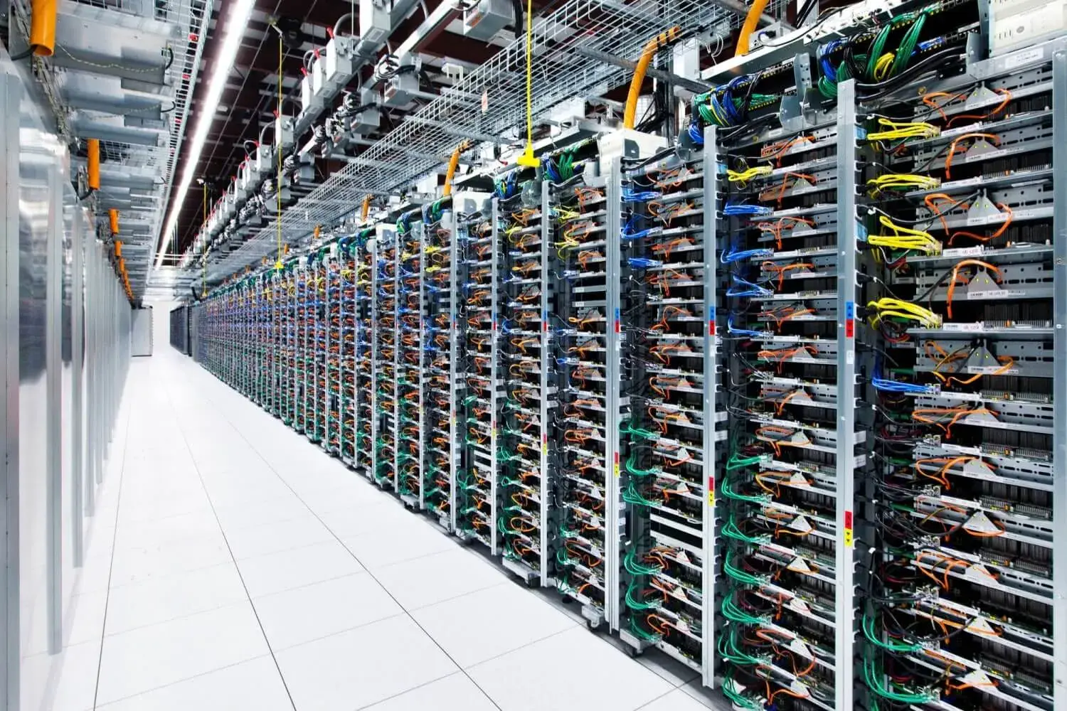 Servidores y Racks Hiperescala dentro de un Centro de Datos de Google en Pryor Mayes County Oklahoma