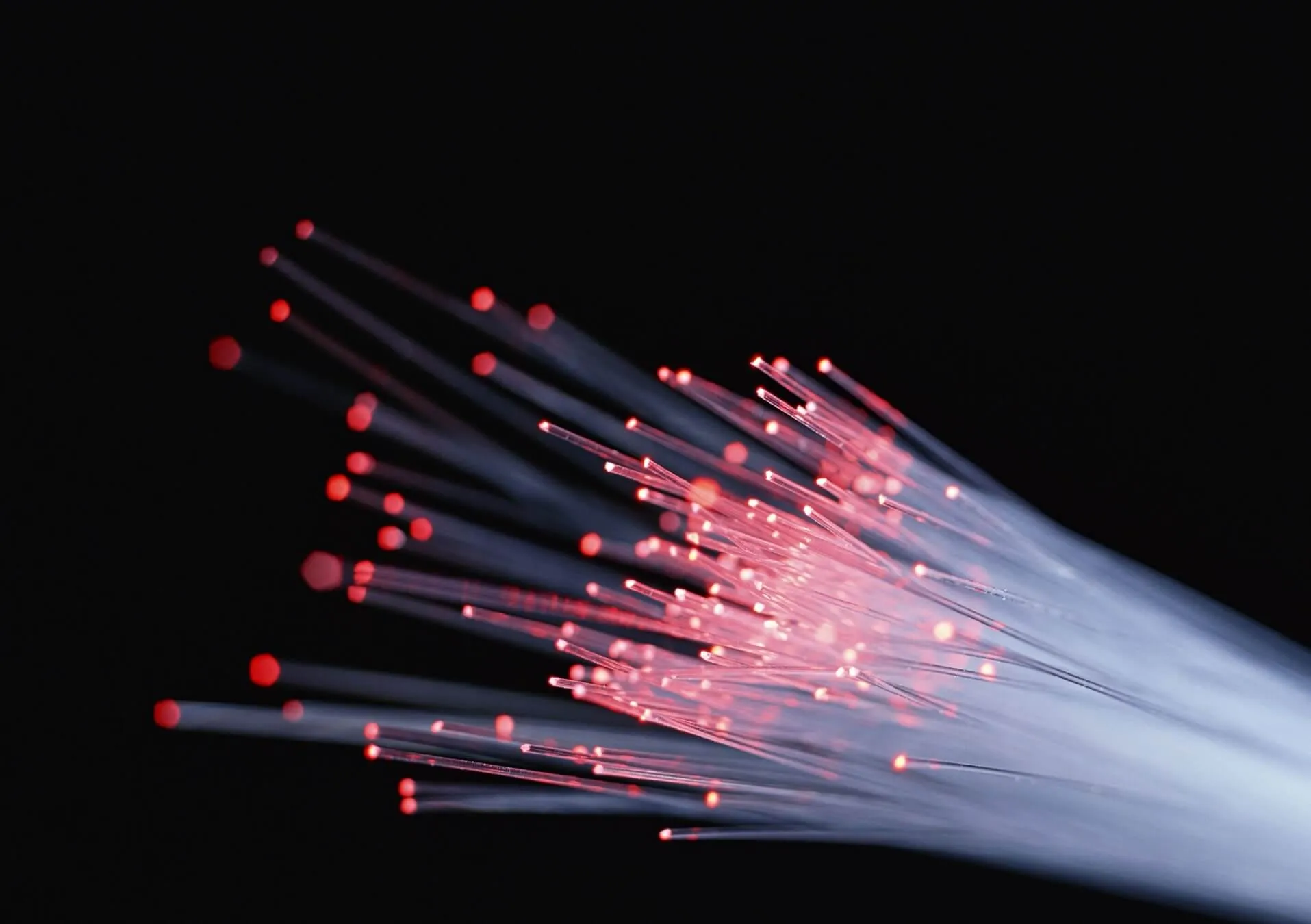 Brightspeed de Apollo Global invertirá más de 2 mil millones de dólares en más de 3 millones de pases de fibra