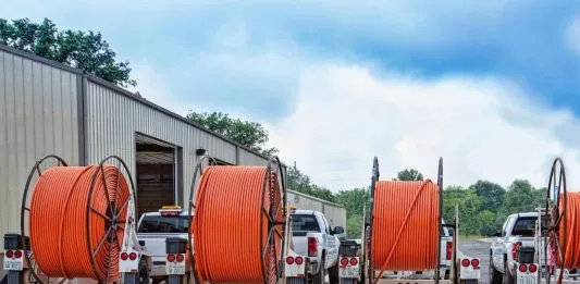 Cable One avanza 58%/42% NewCo Fiber JV con GTCR, Stephens, Pritzker