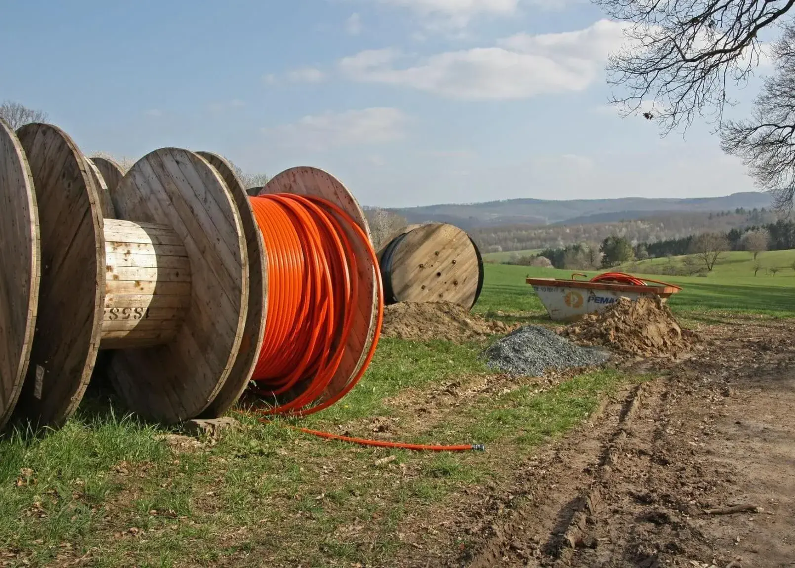 Construcción de Fibra Óptica y Costos Ópticos para Construir una Red