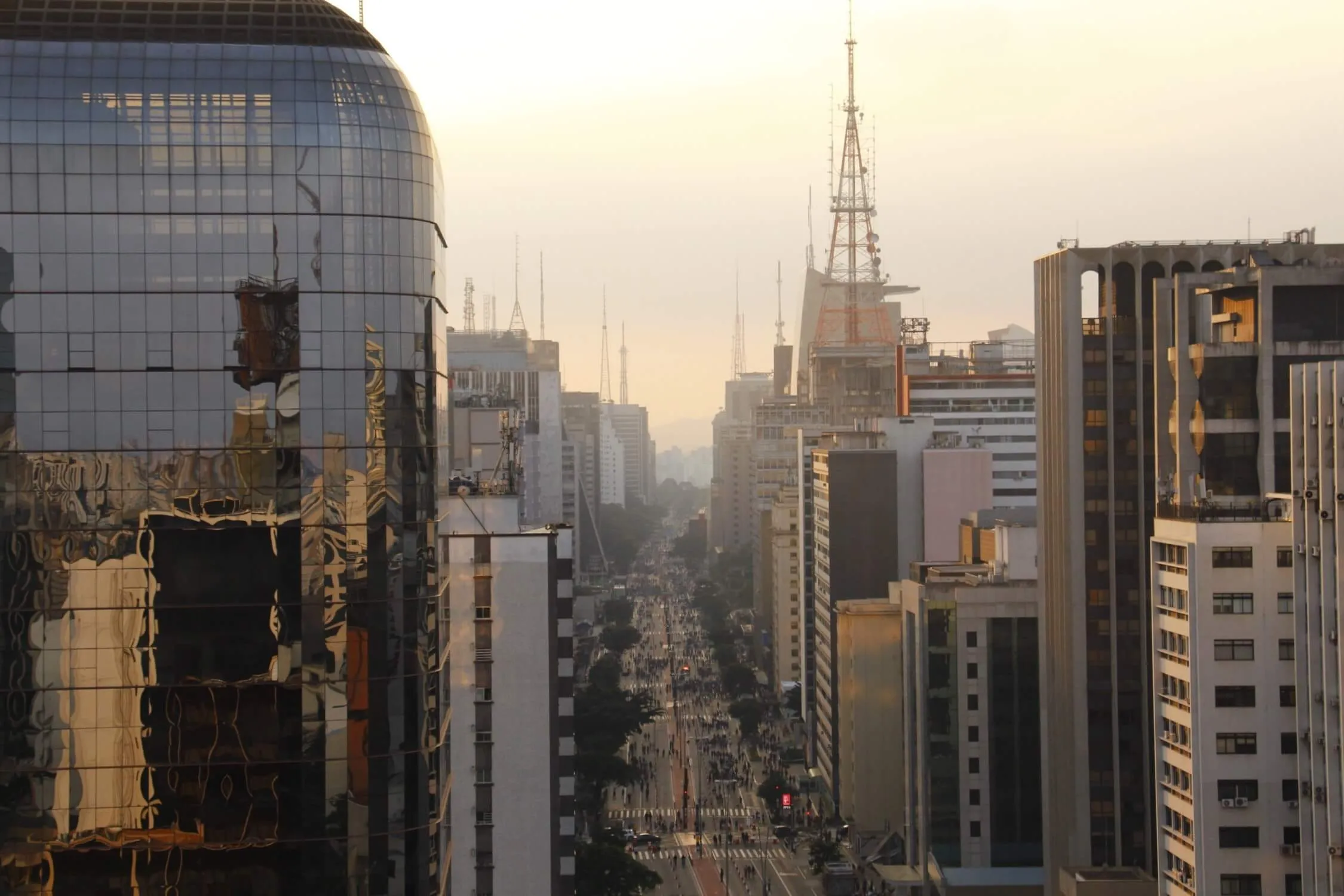 Telefónica Sells FiBrasil, 50% of Brazil Fiber Network to CDPQ