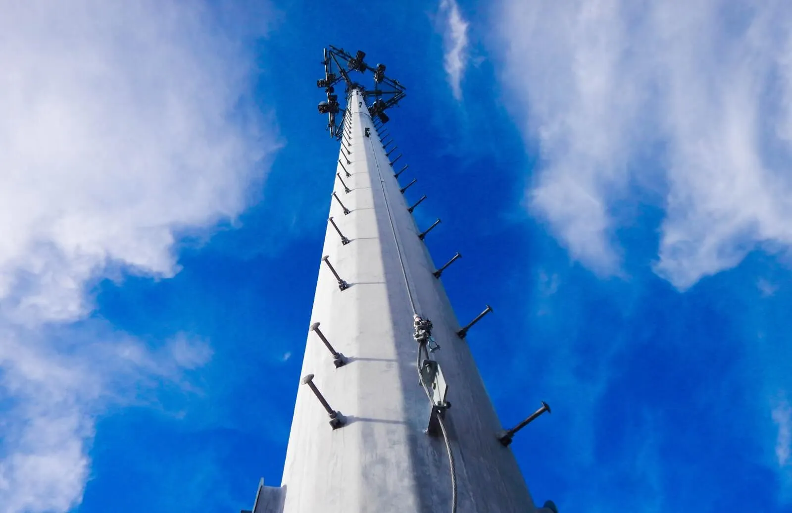 Diamond Communications adquiere las 2.300 torres de Melody por 1.600 millones de dólares